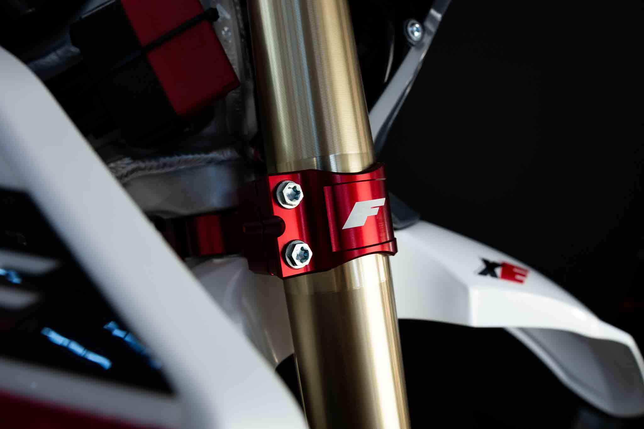 Racing Triple Clamps 2T