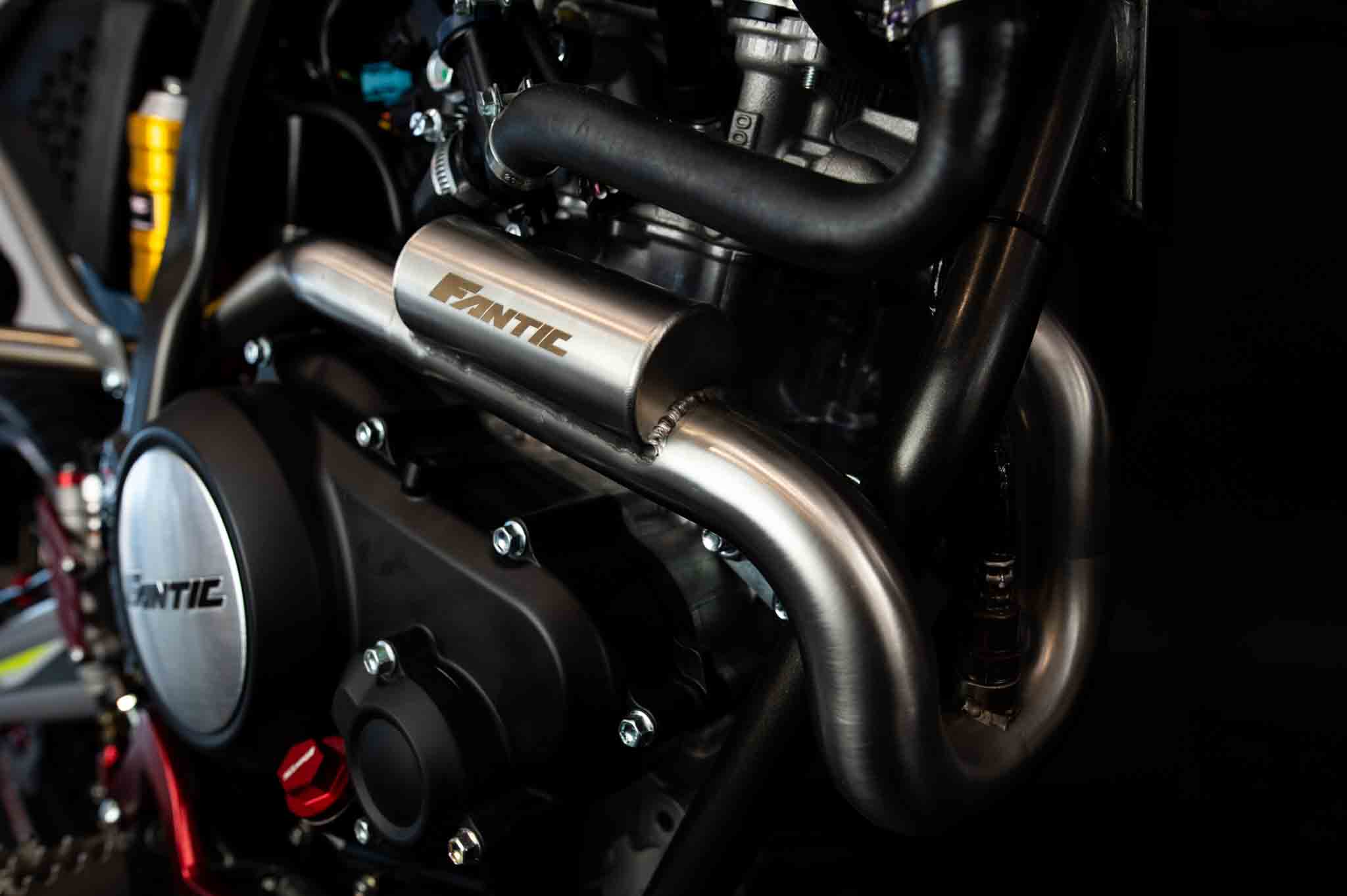 ARROW Racing Auspuff Kit Für Fantic 50 AM6 EURO 5 - Offen Komplettset